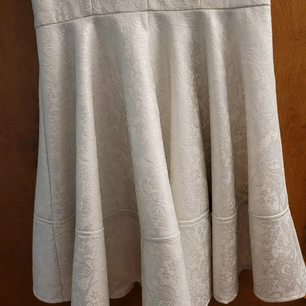 Off-white skater dress - Worn 2x - EU - Picture 4 of 6